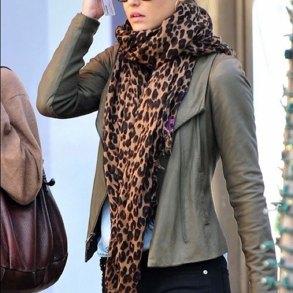 Louis Vuitton Leopard Etole Stephen Sprouse Stole - Picture 4 of 8